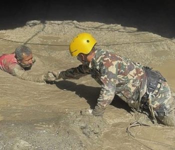 Tjedan dana nakon katastrofalnih poplava u Nepalu spašeno još 119 osoba