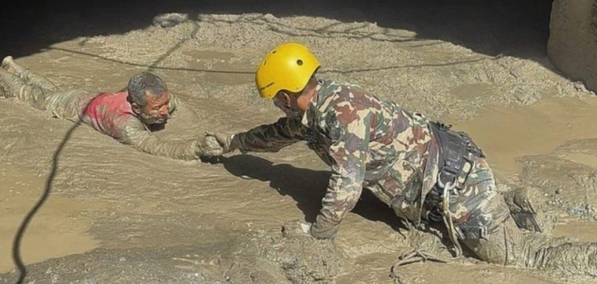 Tjedan dana nakon katastrofalnih poplava u Nepalu spašeno još 119 osoba