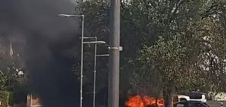 Radnik zapalio automobil gazdi, sve snimio mobitelom