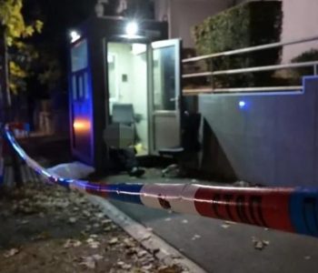 Vikao ‘Allahu Akbar‘ i noževima napao policajca kod izraelske ambasade u Beogradu