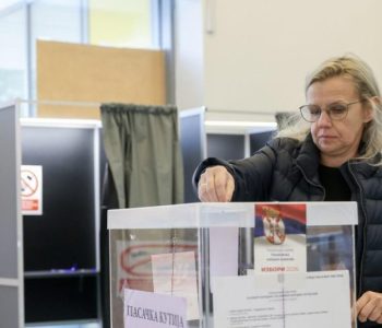 IZBORI U SRBIJI: Krenuo kaos? ‘Upalo ih je 30-ak, napadaju, policija ne reagira!‘