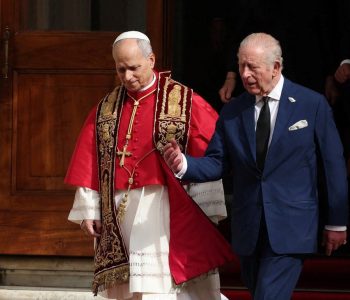 Prvi put u 500 godina, Papa i engleski kralj dodijelili jedan drugomu vjerske titule