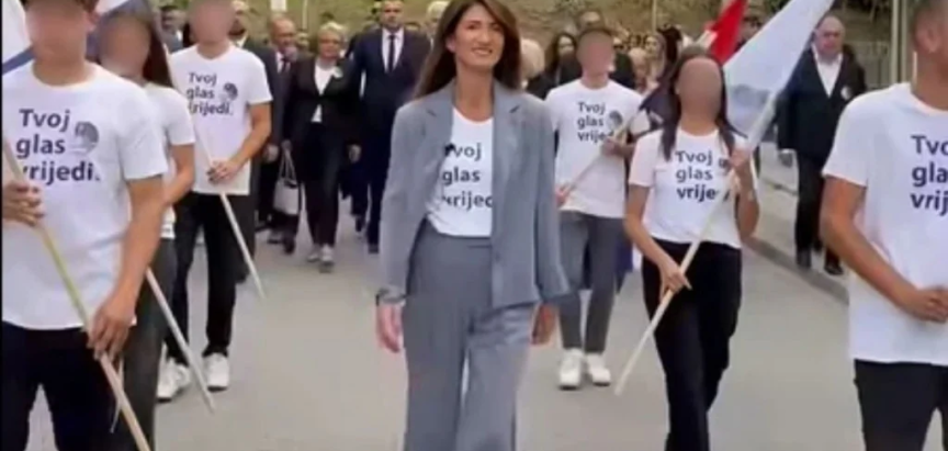 HDZ BiH kažnjen zbog zlouporabe djece koja mašu stranačkim zastavama