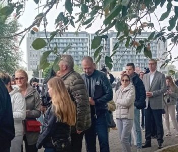 DAN ODLUKE: Počeli izbori u Srbiji, redovi pred biralištima od jutra