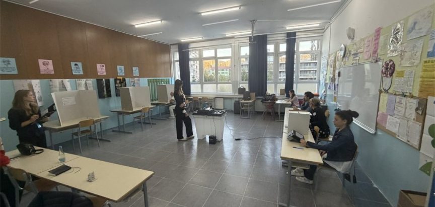 Na konferenciji za medije Koalicija „Pod lupom“ predstavila je prve nalaze građanskog, nestranačkog promatranja izbornog dana