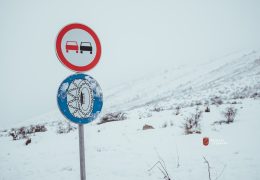 Zimska oprema obvezna od nedjelje, evo što vozači moraju imati i kolike su kazne