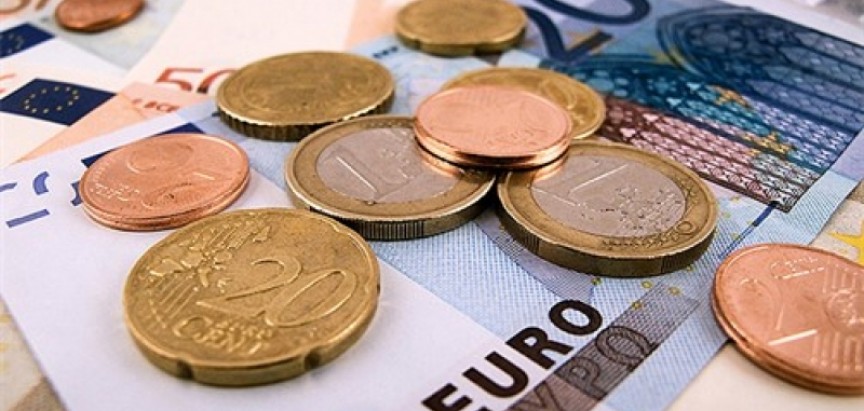 Grčka srušila euro