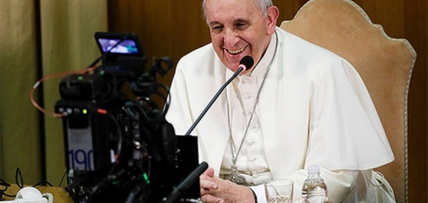 Papina posjeta: BHRT priprema 13 sati ”živog” programa