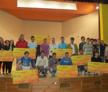 U Domu kulture potpisani ugovori Omladinske banke Prozor-Rama s neformalnim grupama mladih