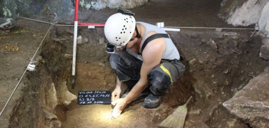 U Vilinoj špilji u Rijeci dubrovačkoj otkriveni brojni nalazi helenističke keramike