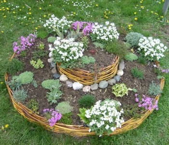 Evo primjera kako napraviti dekorativne saksije za vrt