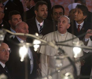 Papa Franjo stopama Benedikta XVI.   U Istanbulu posjetio Aju Sofiju i Plavu džamiju