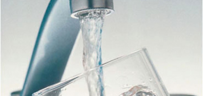 Kako vas konzumiranje vode na prazan želudac može spasiti!?