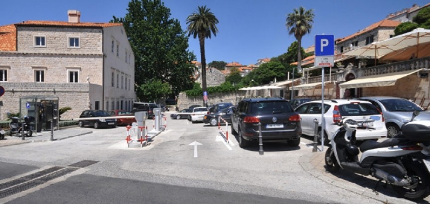 PARKIRANJE NA JADRANU Pula i Rovinj najjeftiniji, Dubrovnik daleko najskuplji