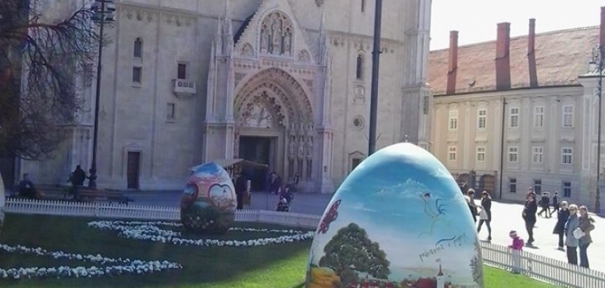 Pogledajte kako izgleda Zagrebačka katedrala u Uskrsnom ozračju