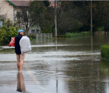 Evakuirano stanovništvo, poplavljene Plitvice, voda i dalje prijeti…