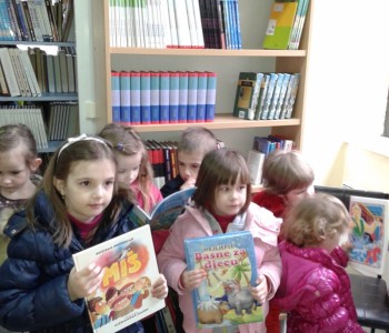 Djeca i djelatnici Dječjeg vrtića Ciciban posjetili Narodnu knjižnicu Rama