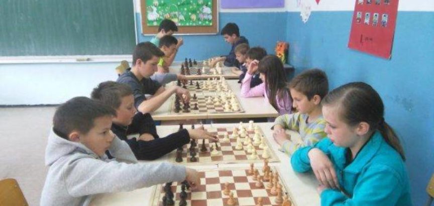 Upis novih članova u školu šaha